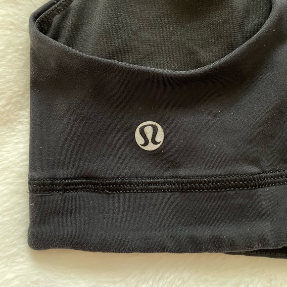 Lululemon sports bra - Picture 1 of 3
